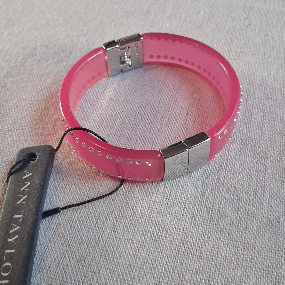 Ann Taylor NWT Pink Lucite Rhinestone Bangle - Picture 2 of 7